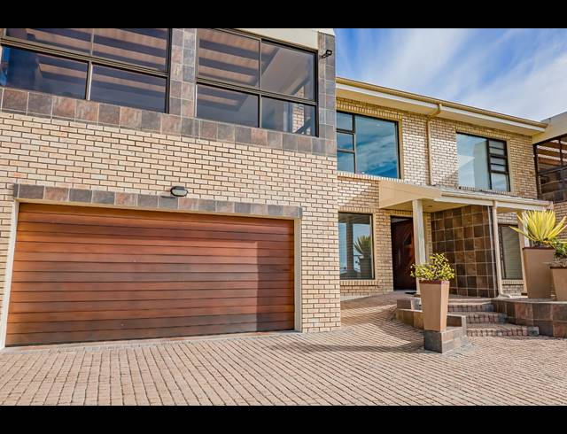 3 BEDROOM DUET FOR SALE IN HARTENBOS HEUWELS